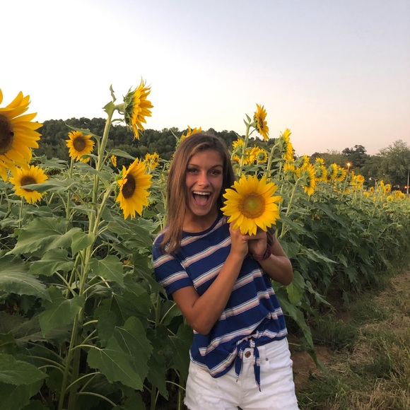 Meet your Posher, Megan - Picture 1 of 1